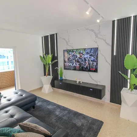 Apartmán Designer 60 Seconds To The Free Parking