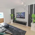 Appartement Designer 60 Seconds To The Free Parking
