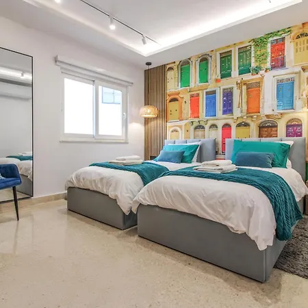 Апартаменты Designer 60 Seconds To The Free Parking