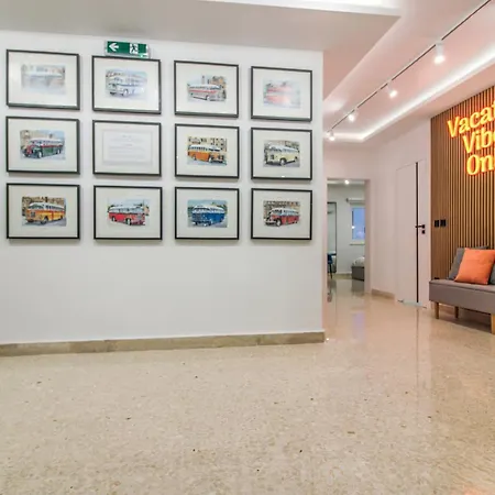 Designer 60 Seconds To The Free Parking Сент Джулианс