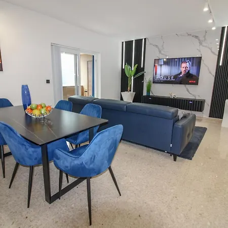 Designer 60 Seconds To The Free Parking