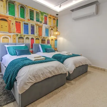 Апартаменты Designer 60 Seconds To The Free Parking