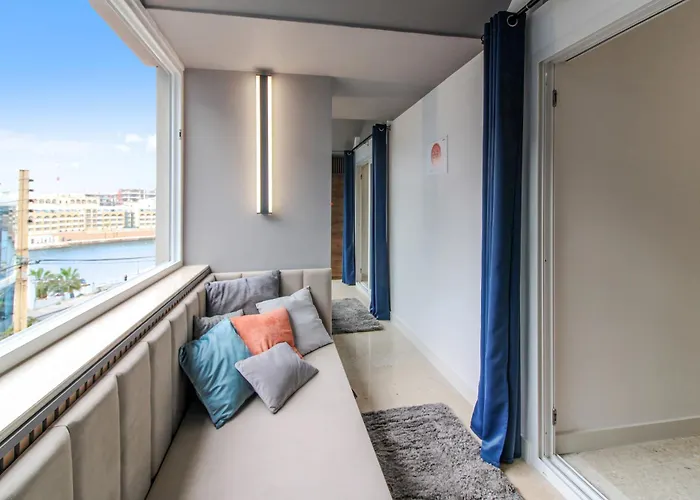 Designer 60 Seconds To The Free Parking Appartement San Ġiljan