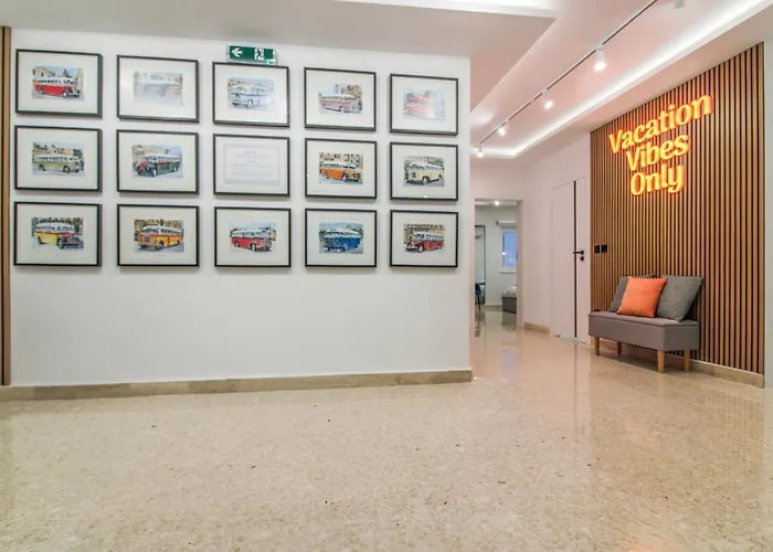 Designer 60 Seconds To The Free Parking Saint Julian's