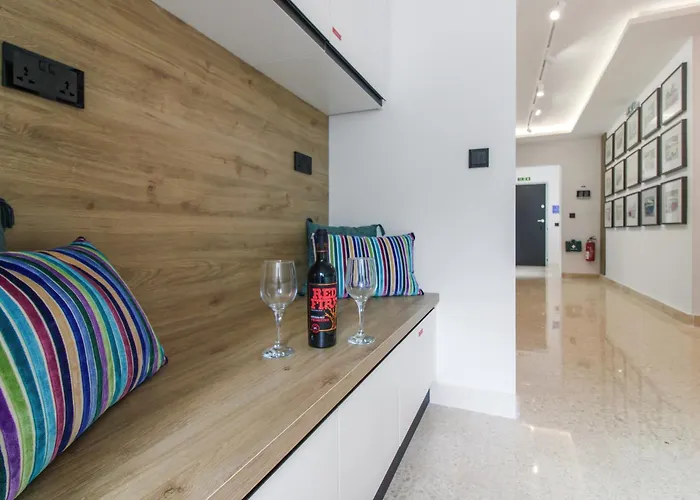 Designer 60 Seconds To The Free Parking