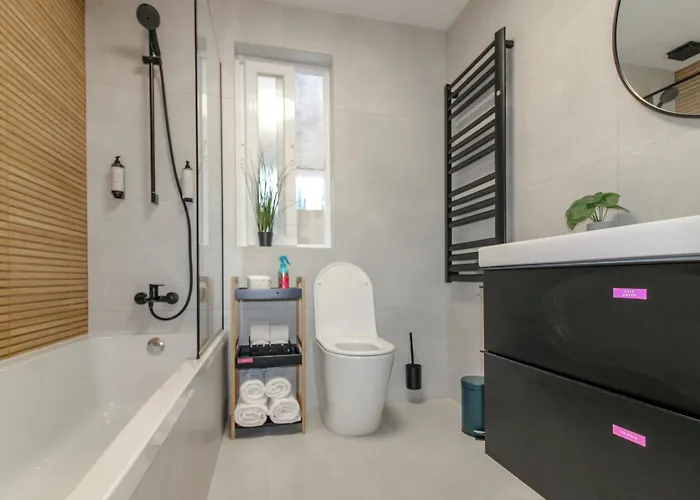 Designer 60 Seconds To The Free Parking Appartement